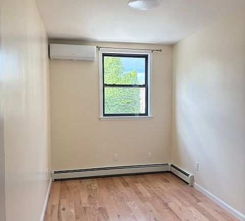 3rd image of 3809 48th Ave Floor 2