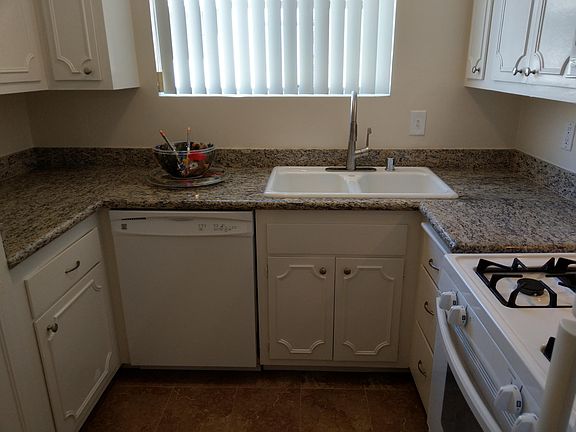 4th image of 11825 Goshen Ave APT 07