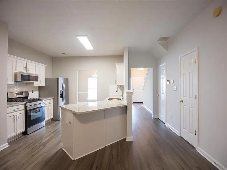 649 Kenridge Dr — Photo 12