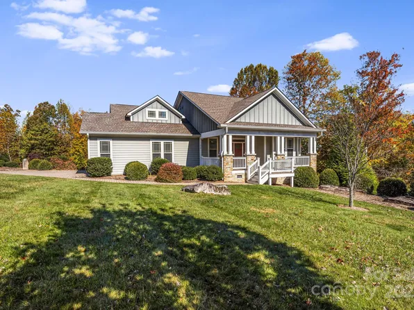 514 Monarch Rd, Hendersonville, NC 28739