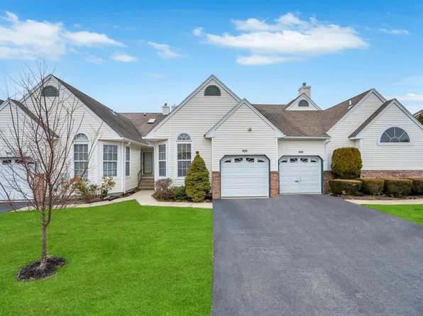 2102 Nicole Drive, Port Jefferson Station, NY 11776