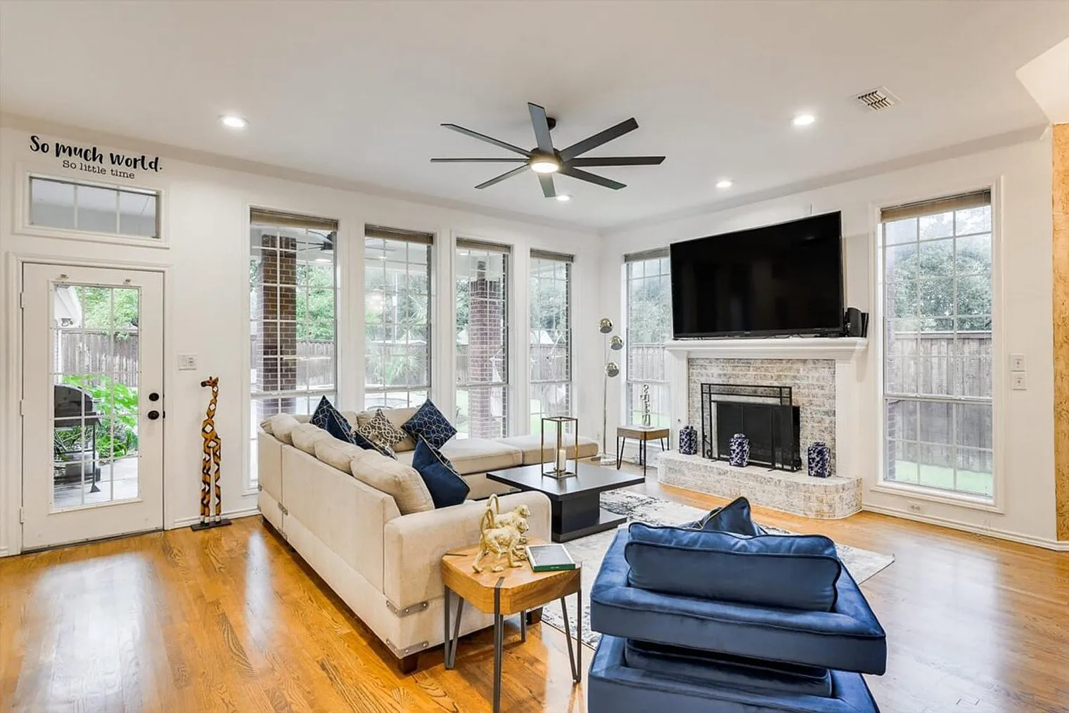 5 bed, 3.0 bath, 2637 sqft, $10,154 — Photo 1