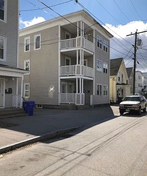 391 Manchester St — Photo 6