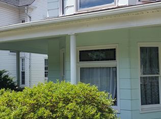 415 Temple St, Hinton, WV 25951