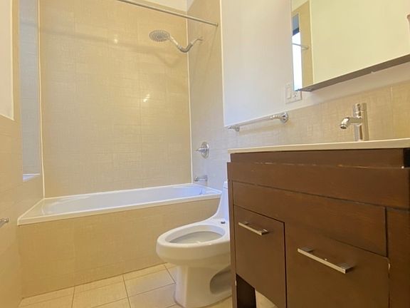 3rd image of 724 Franklin Ave #1FF