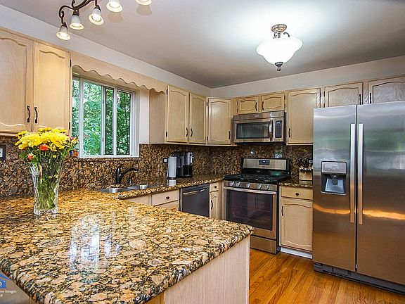 5th image of 2494 N Old Pond Ln