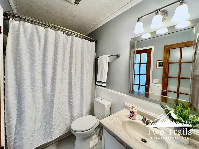 1761 Haywood Manor Rd — Photo 11