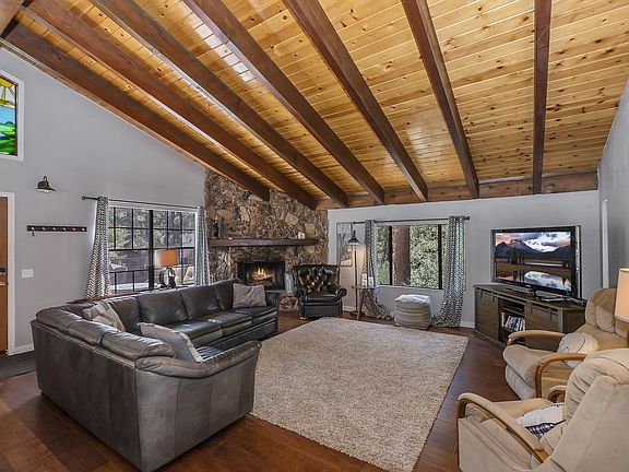 3rd image of 43116 Sunset Dr