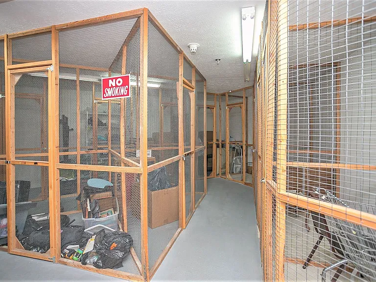 4 Gateway — Photo 17