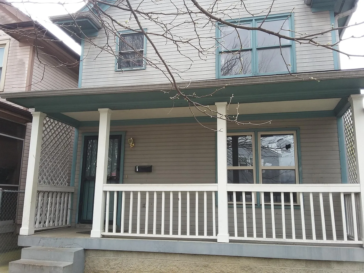 3 bed, 1.5 bath, 1140 sqft, $1,095 — Photo 1