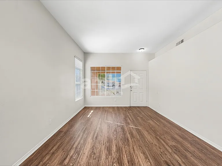 222 Mariposa Way — Photo 7
