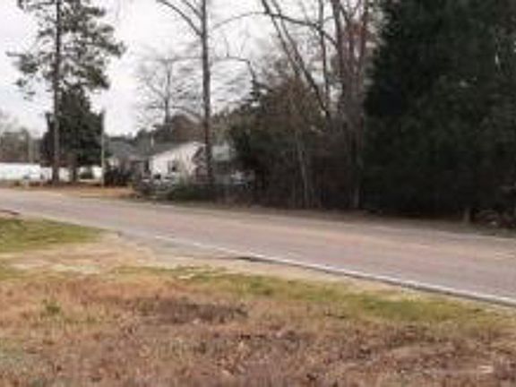 Exterior Neighborhood (street photo)