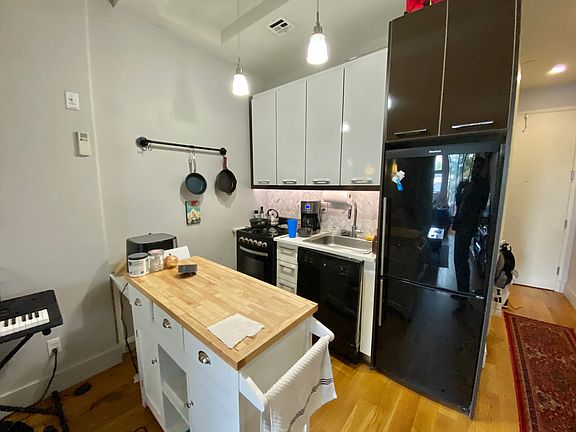 2nd image of 865 Grand St APT 2B