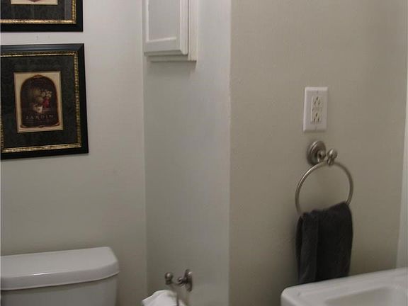 4th image of 119 E Villanova Dr