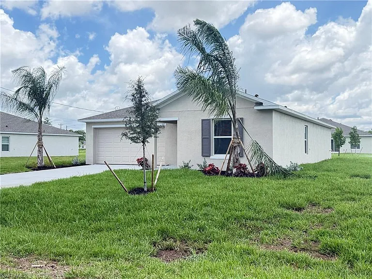 337 Marabou Dr — Photo 1