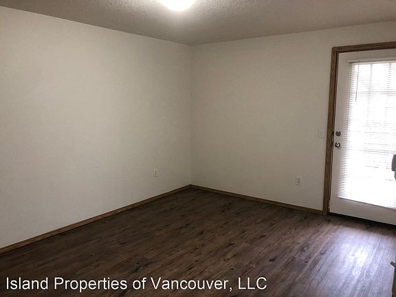 4th image of 1020 SE Parkcrest Ave #A1