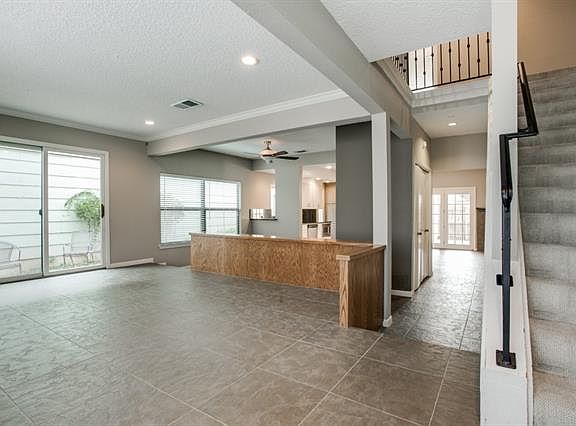 2nd image of 8209 Mountain Lake Cir