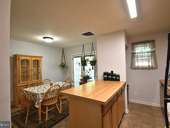 3rd image of 7 E Orndorff Dr