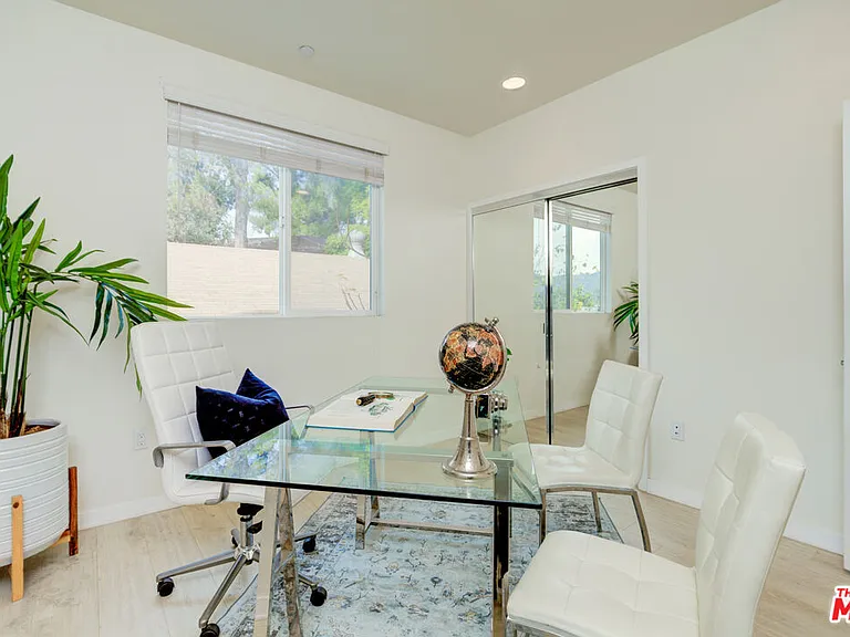 11912 Laurelwood Dr #201 — Photo 26