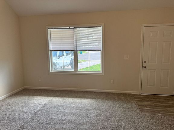 5th image of 1605 Gambill Wood Dr