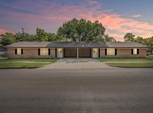 2545 W 12th St, Dallas, TX 75211