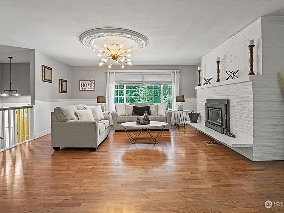 4th image of 26688 Canalta Way NW