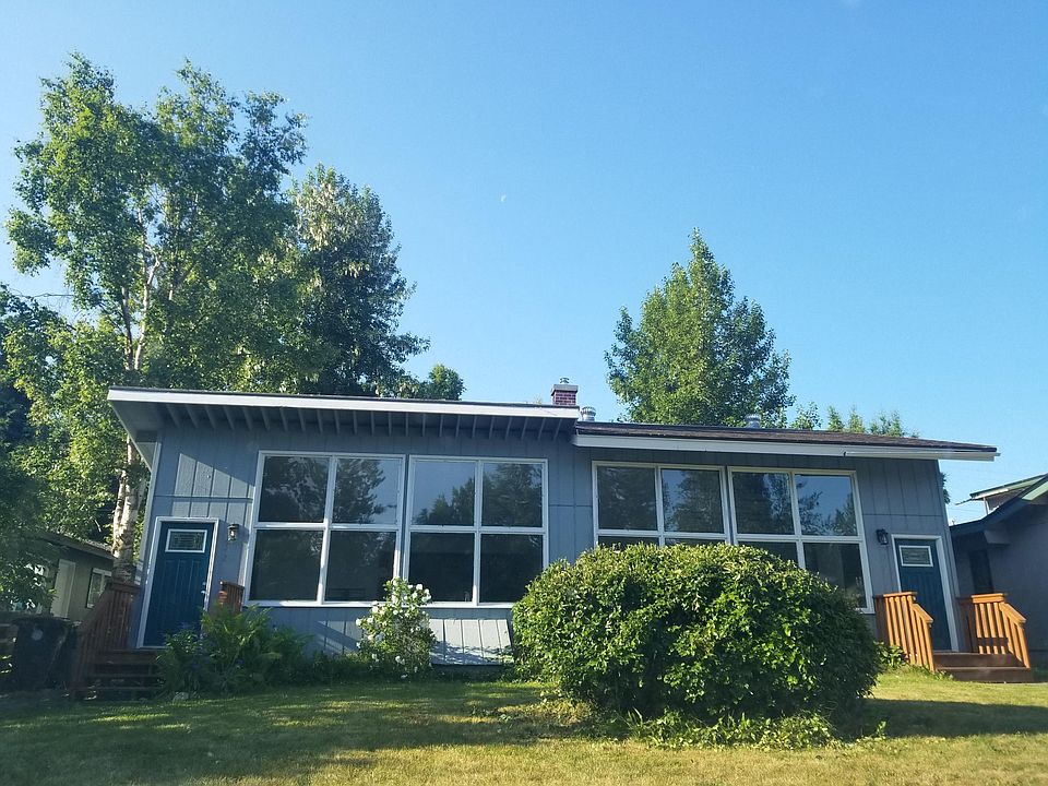 Rental unit is on the right.