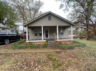 312 N 5th St, Selmer, TN 38375