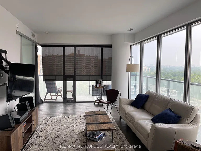 1815 Yonge St #1204 — Photo 2