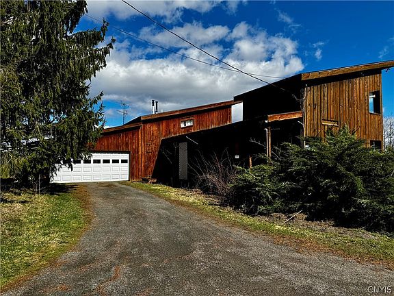 2nd image of 2846 W Hill Rd