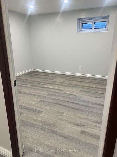 Ajax House for rent - 4 Bedrooms — photo 13