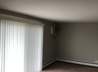 113 W 66th St APT 2, Westmont, IL