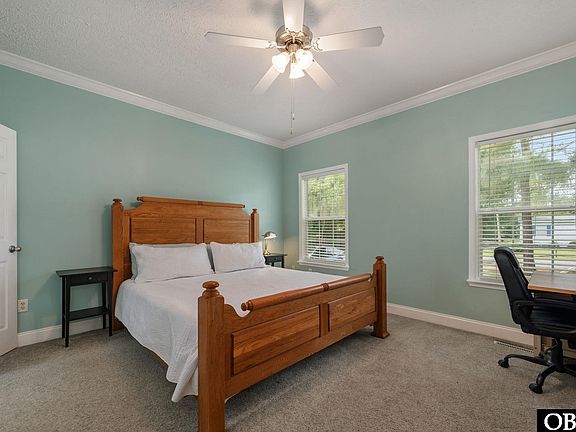 4th image of 824 Fernando St