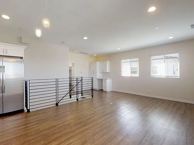 1203 W Gardena Blvd #C — Photo 4