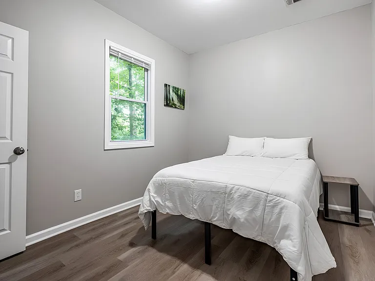 Magnolia Dr — Photo 1