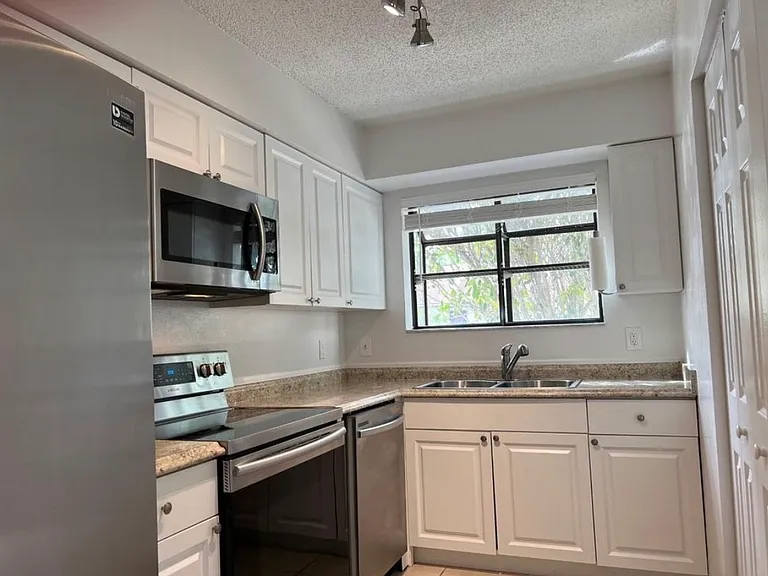 144 White Fawn Dr #144 — Photo 2