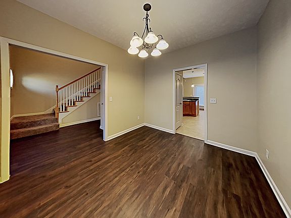 4th image of 2483 Oak Hill Dr