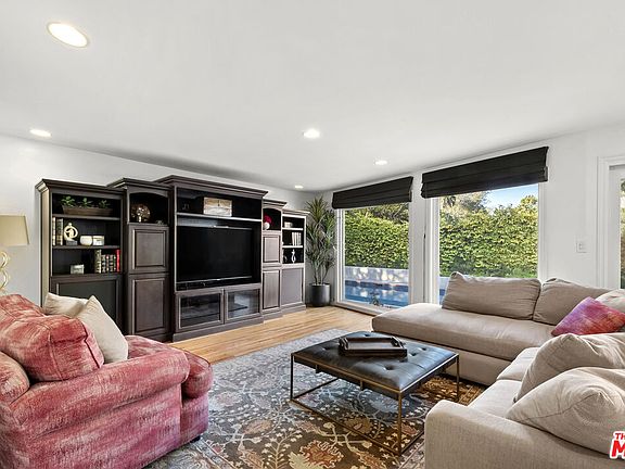 4th image of 1233 Corsica Dr
