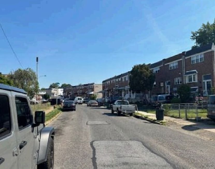 Exterior Neighborhood (street photo)