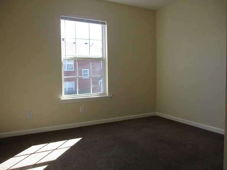 2501 Gladstone Cir #202 — Photo 6