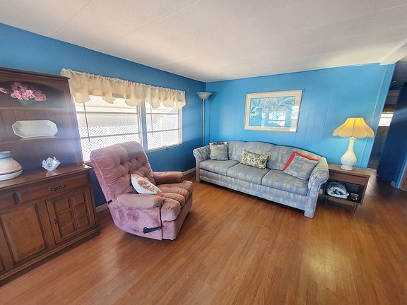 3rd image of 4125 Park N