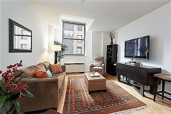 Rented by HOME RESIDENTIAL LLC | media 29