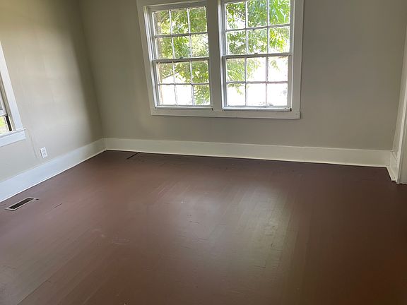 4th image of 1005 Valley Road Pl