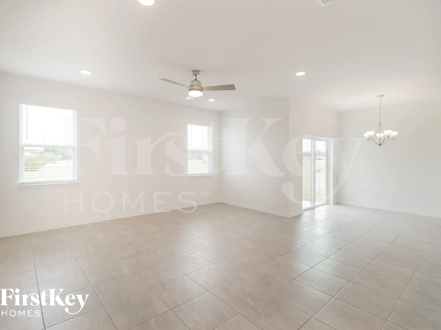 4 bed, 2.0 bath, 1839 sqft, $2,215 — Photo 3