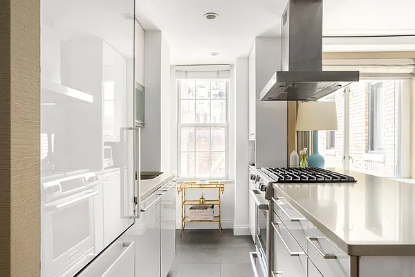 Sold by Compass | media 3