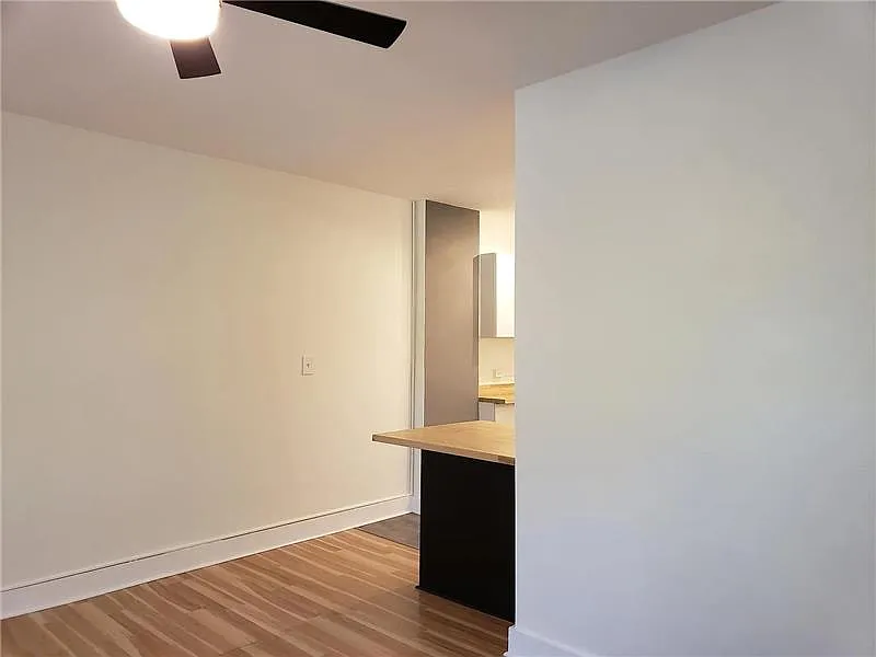 2 bed, 800 sqft, $1,600 — Photo 4