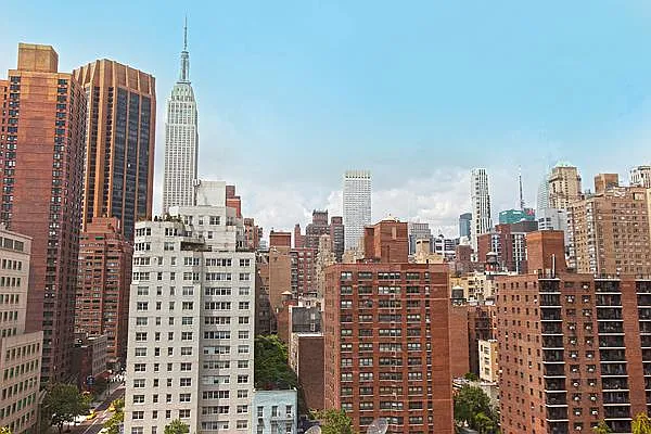 Sold by R New York | media 34