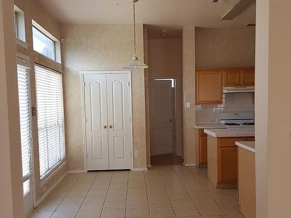 4th image of 6017 Sidney Ln