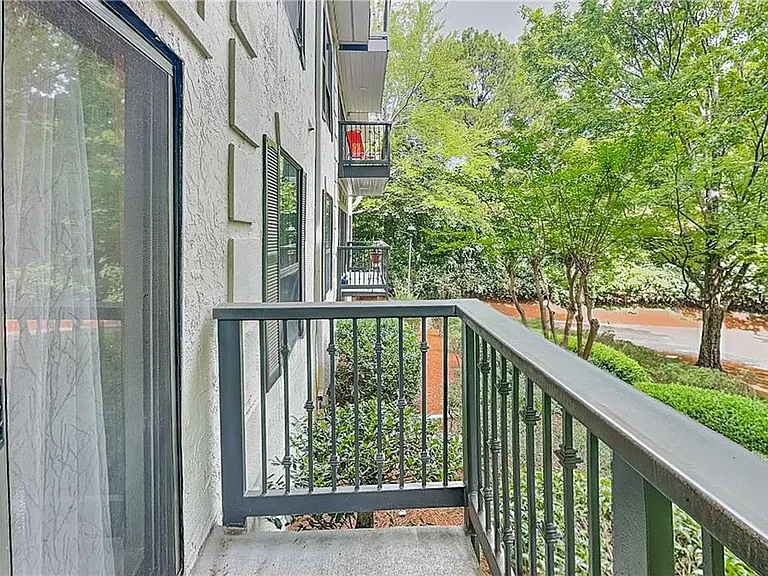 3104 Pine Heights Dr NE — Photo 15