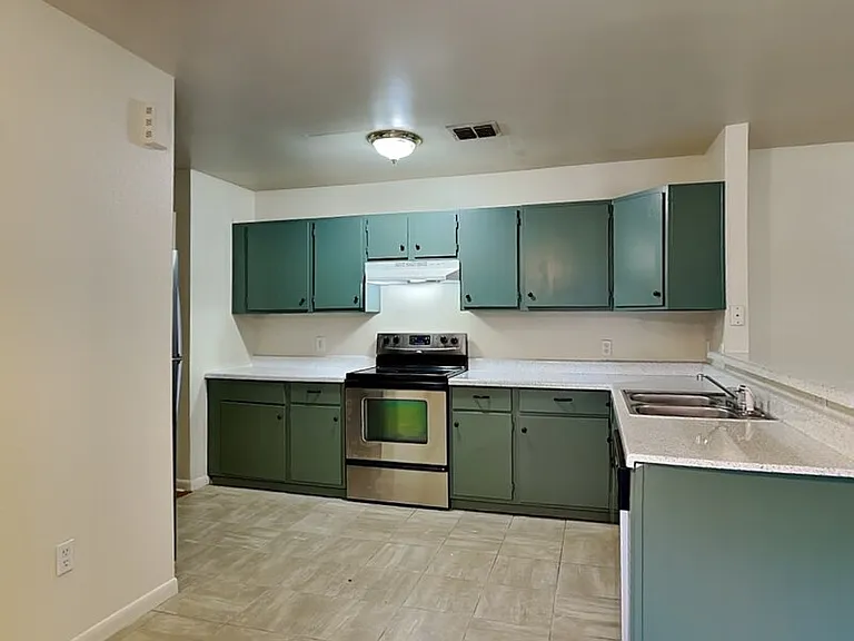 2955 Loving Ave — Photo 7